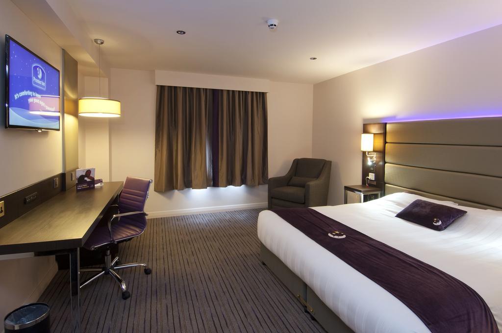 Premier Inn Birmingham City Centre Bridge Street Bagian luar foto