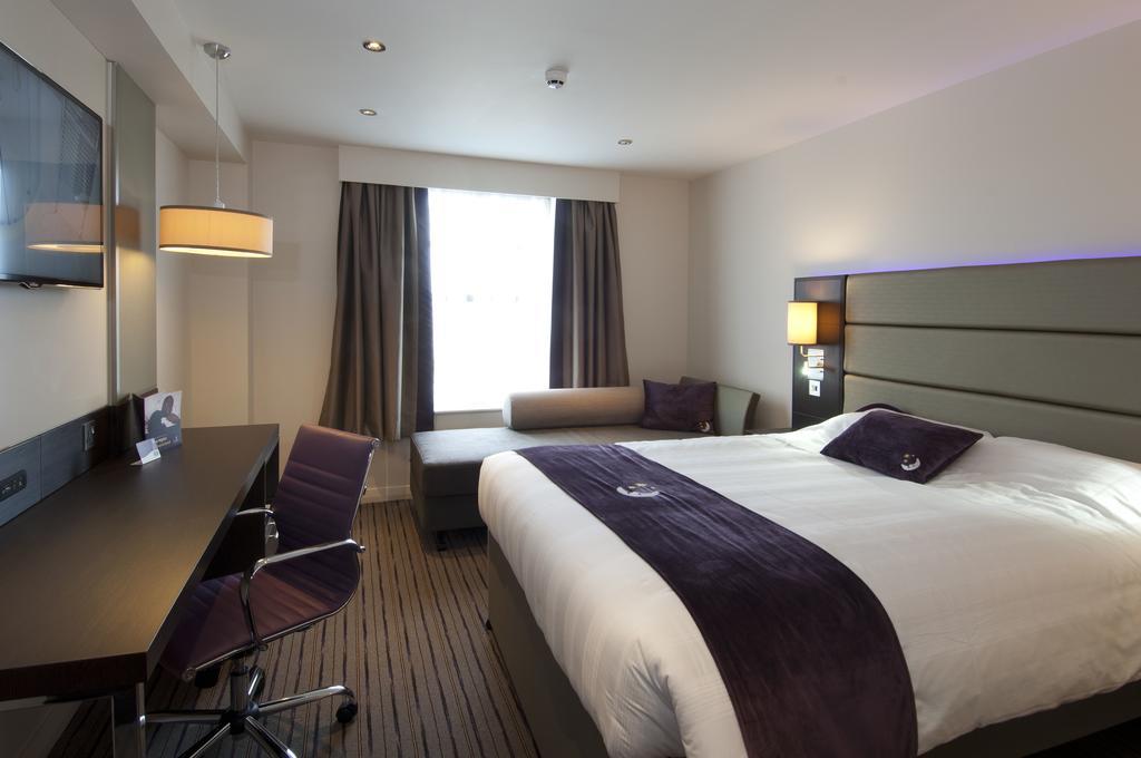 Premier Inn Birmingham City Centre Bridge Street Bagian luar foto