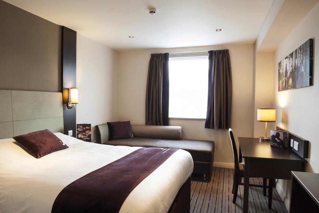 Premier Inn Birmingham City Centre Bridge Street Bagian luar foto