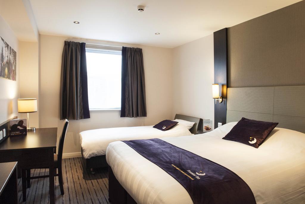 Premier Inn Birmingham City Centre Bridge Street Bagian luar foto